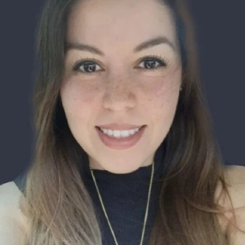 <em>Isabela H.</em>